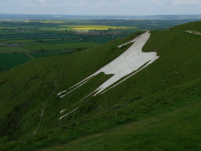 Белая лошадь: рисунок на холме, покрытый тайнами