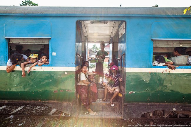 Поезд в Юго-Восточной Азии