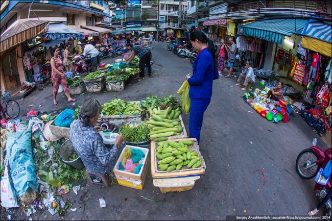 Прогулка по продуктовому рыноку Сайгона