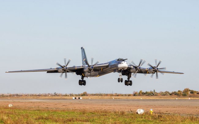 Стратегические бомбардировщики России: и Ту-160 и Ту-95