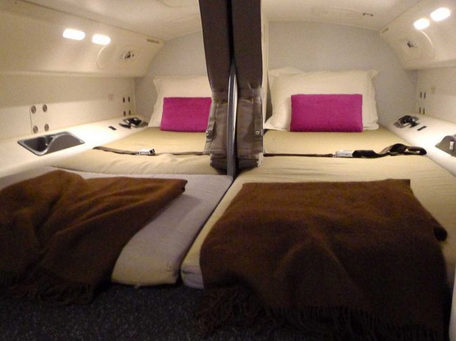 Секретные спаленки стюардесс на дальних перелетах