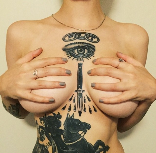 Сексуальные девушки с татуировками
