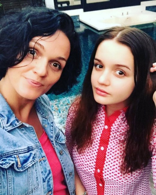 Фотосессия певицы Славы и её 17-летней дочери