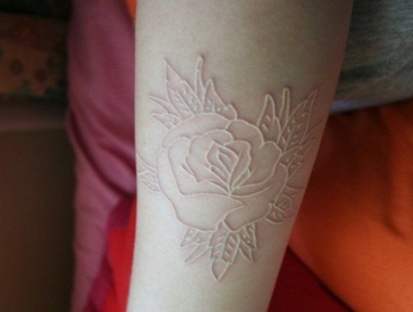 Нестандартные татуировки белой краской