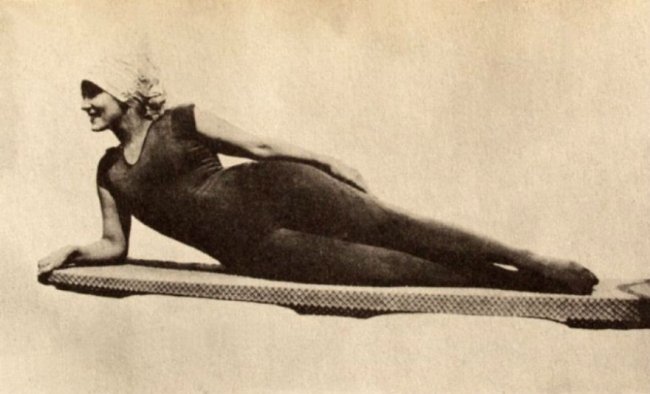 Как изменились женские купальники за последние 100 лет