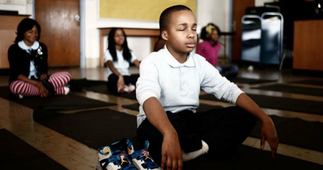 В этой школе наказания заменили медитацией, и результаты впечатляют!
