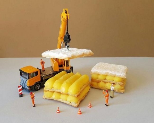 Миниатюрные человечки в мире гигантских десертов (15 фото)