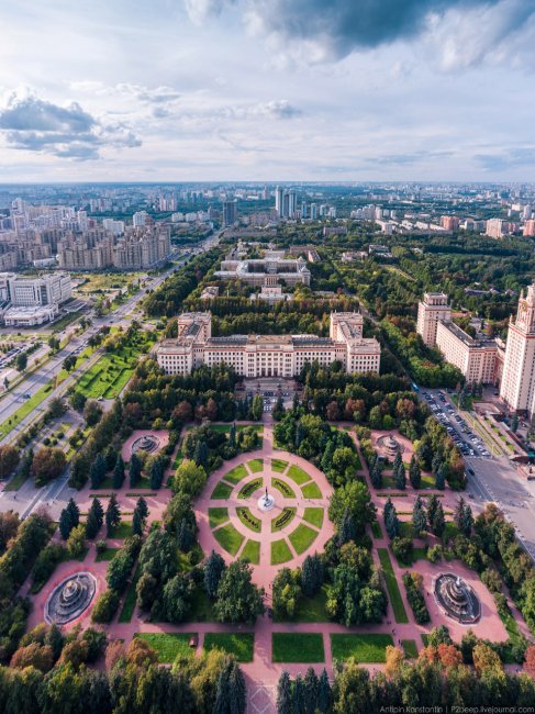 Фотограф полгода снимал Москву с коптера