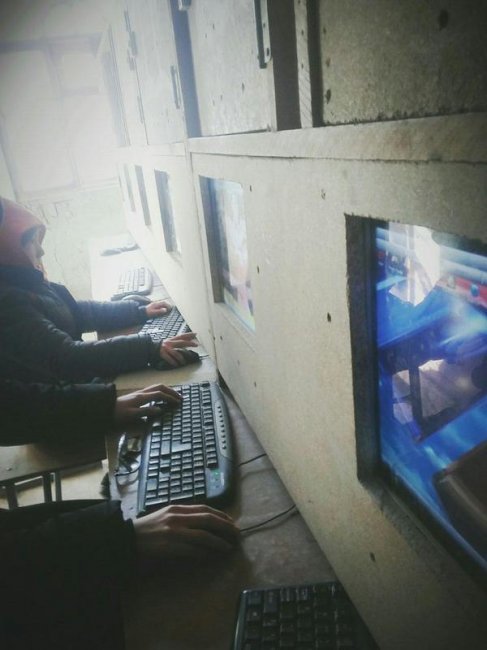 Компьютерный клуб в узбекской провинции