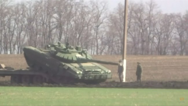 Т-72Б3 с дополнительной защитой на разгрузке в Ростовской области