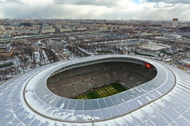 Стадион "Лужники": медиатабло и искусственное солнце