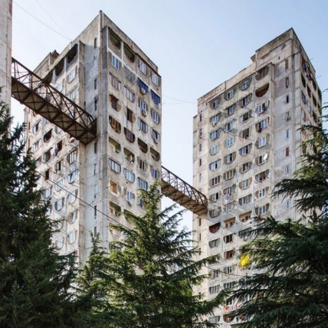 Жилой комплекс с надземным сообщением из СССР