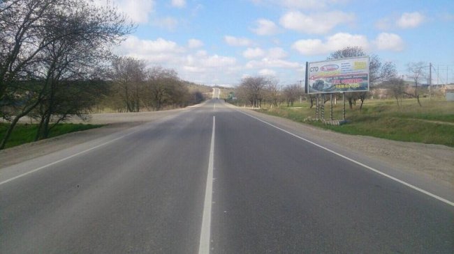 Дорожники завершили ремонт двух участков трассы М-17 в районе Керчи