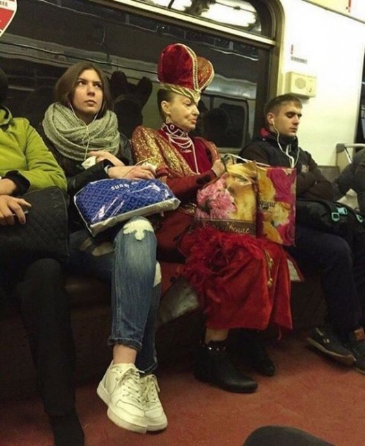Модные пассажиры нашего метро (33 фото)