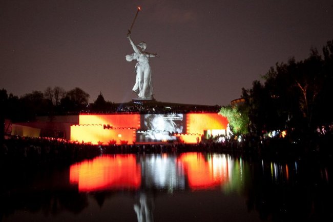 Лазерная 3D-инсталляция «Свет Великой Победы»