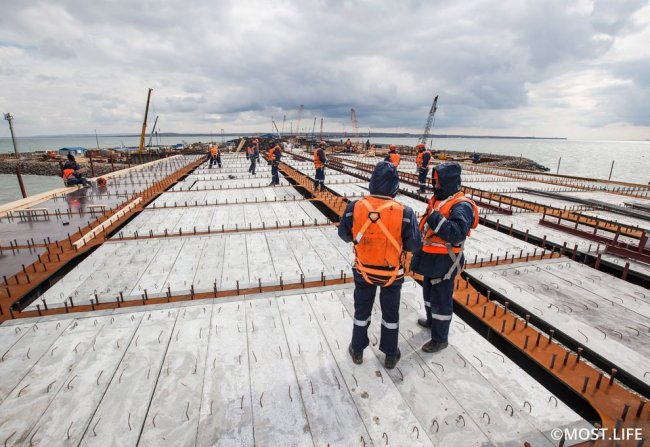 Как идет строительство Крымского моста