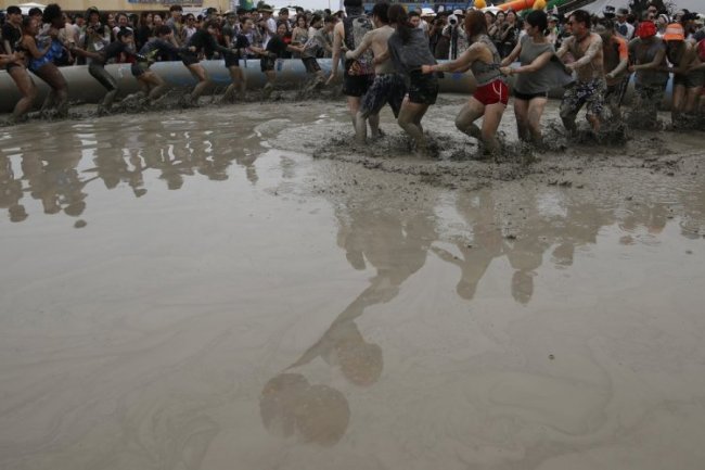 Порёнский фестиваль грязи