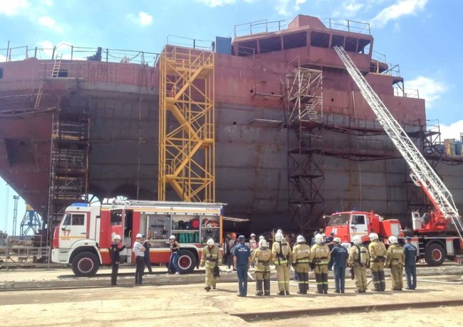 Строительство аварийно-спасательного судна на судостроительном заводе Залив в Крыму