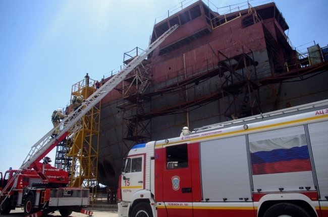 Строительство аварийно-спасательного судна на судостроительном заводе Залив в Крыму