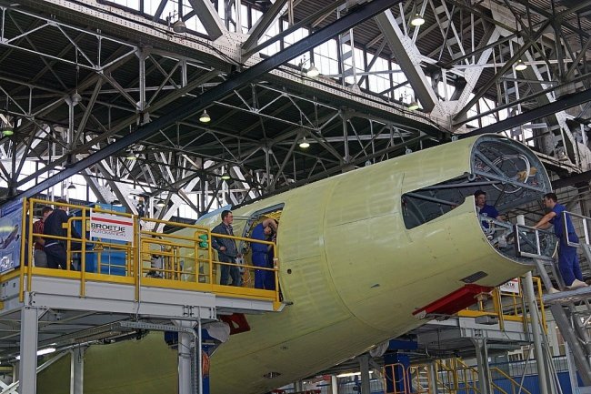 Сборка среднемагистральных пассажирских самолётов МС-21 на Иркутском авиационном заводе