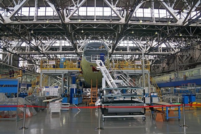 Сборка среднемагистральных пассажирских самолётов МС-21 на Иркутском авиационном заводе