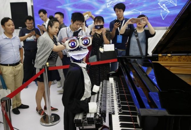 Всемирная конференция роботов в Китае