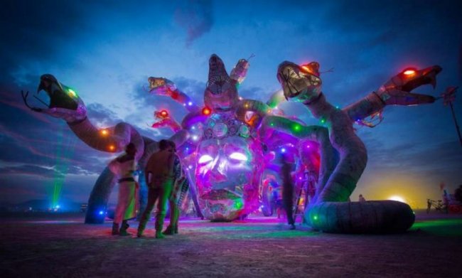 Первые фото с фестиваля Burning Man 2017