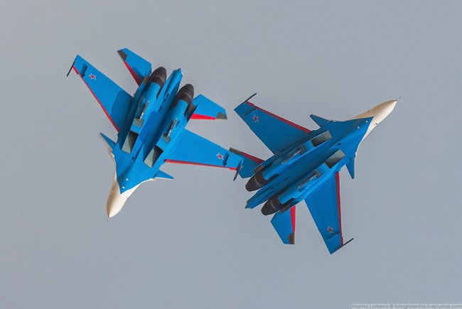«Русские Витязи» на авиационно-космической выставке Dubai Airshow 2017