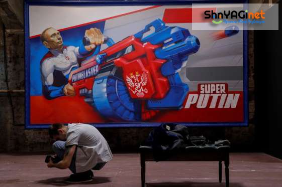 Выставка SuperPutin в Москве