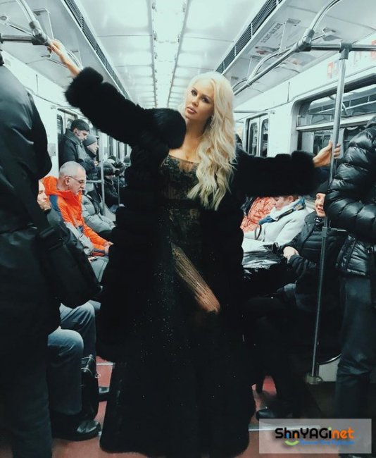 Марию Погребняк обвинили в высокомерии из-за фото в метро в вечернем платье