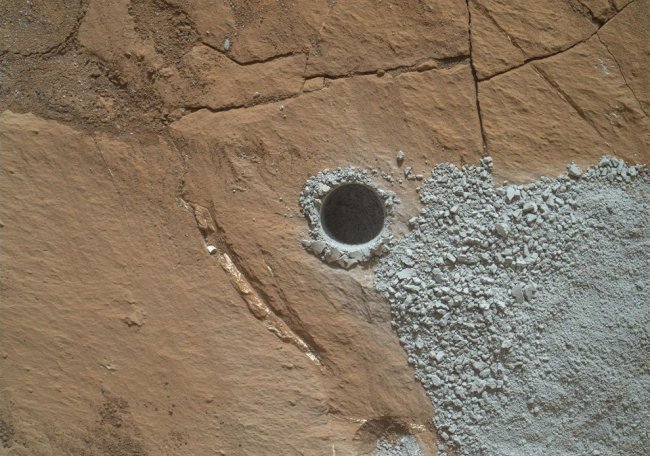 Лучшие снимки марсохода Curiosity и последние новости с Красной планеты