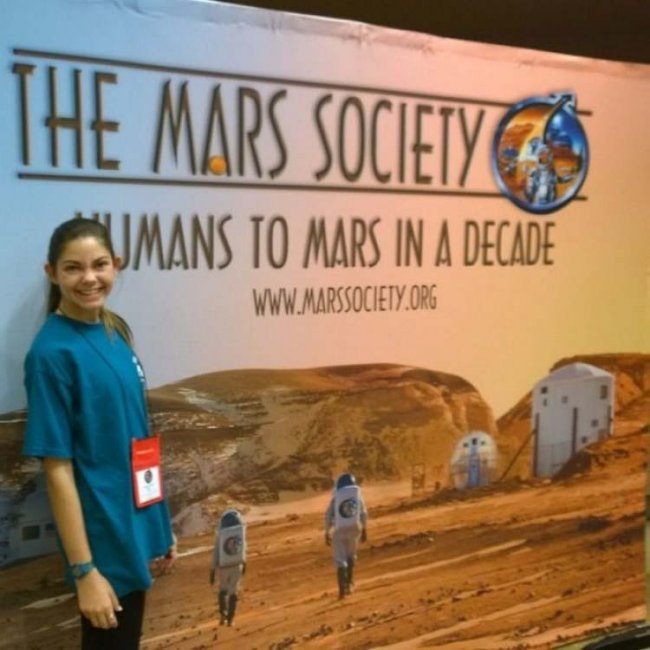 NASA готовит 17-летнюю девушку для полёта на Марс