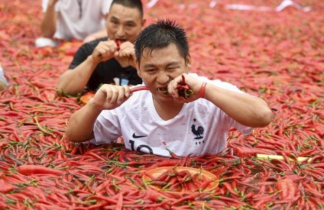 Конкурс по поеданию перца чили в Китае