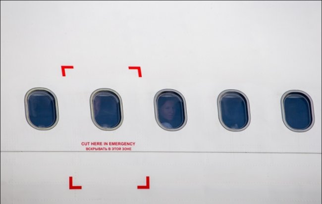 Почему в самолетах иллюминаторы овальной формы?
