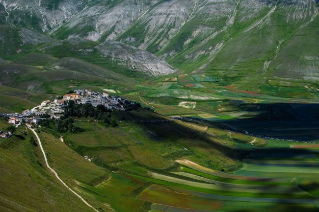 Разноцветная долина Италии. Кастеллуччо