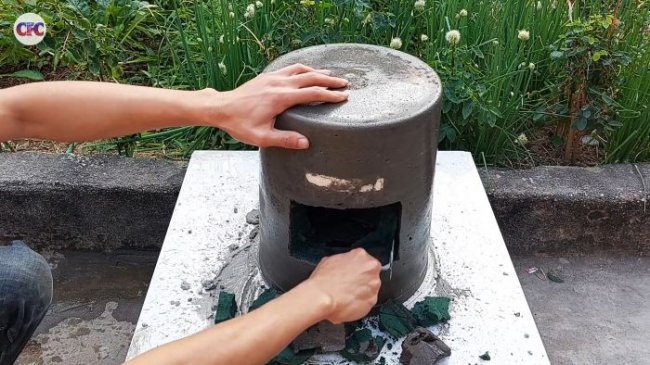 Бездымная дровяная печь из цемента и пластиковых вёдер своими руками