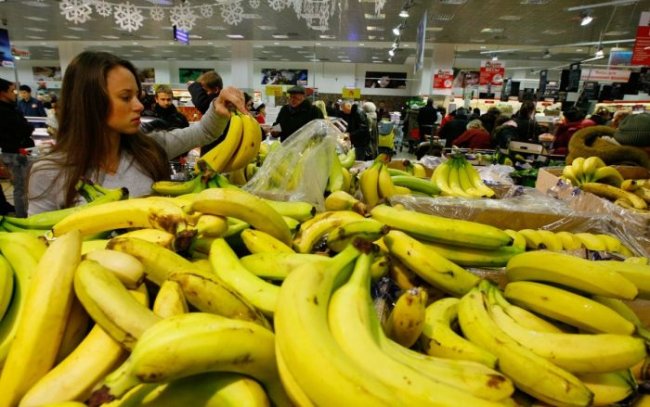 Почему магазины продают бананы в убыток