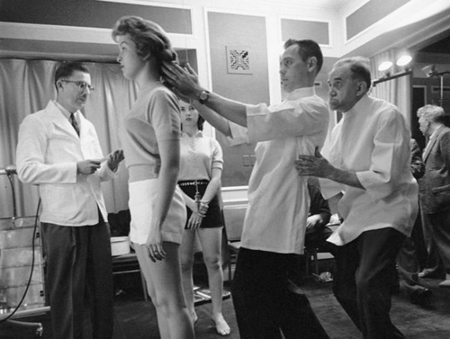 Конкурс Мисс правильная осанка 1956 года