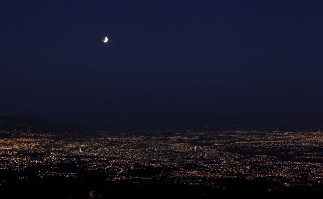 Фотографии Луны из разных городов