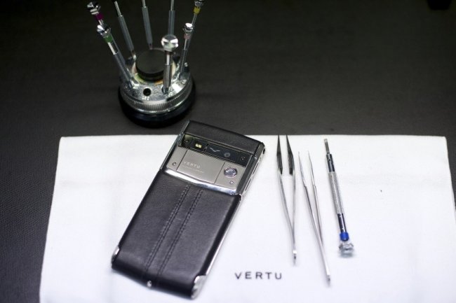 Как делают Vertu – самые дорогие смартфоны в мире