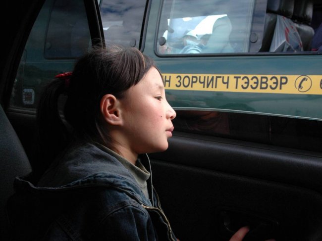 Монгольских девочек забирают из семьи, чтобы превратить в знаменитых акробаток