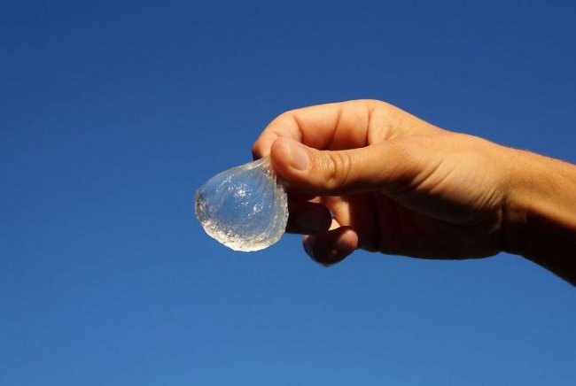 «Водяные пузыри» могут стать заменой пластиковой бутылке (7 фото)