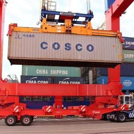 ММПК Бронка принял первые контейнеры COSCO