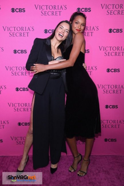 Ангелы Victoria`s Secret на приватной вечеринке