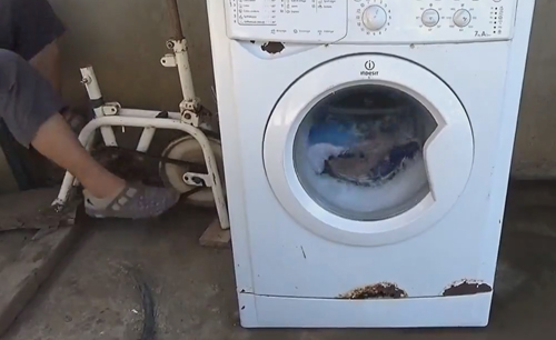 Как научить стиральную машинку работать без потребления электричества и с пользой для здоровья? 